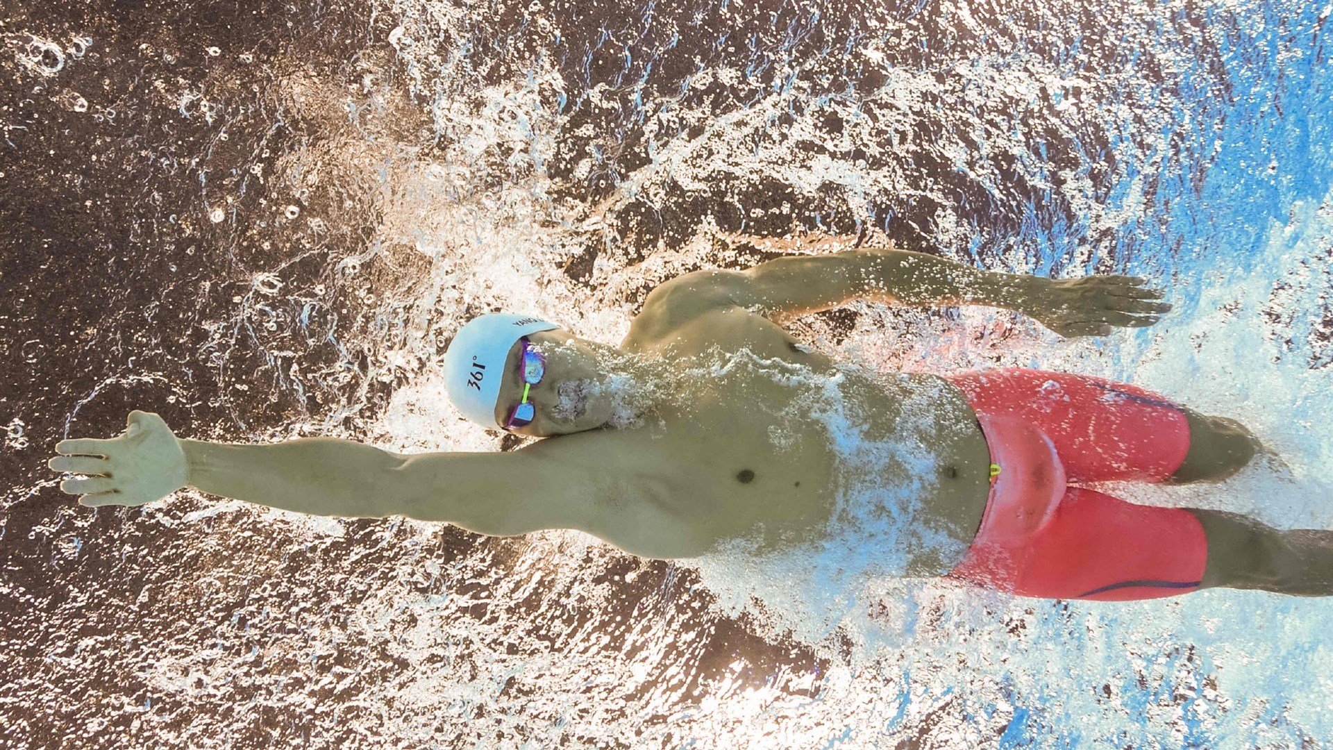 全国高校田径锦标赛,激烈角逐!4×100米接力赛引爆全场